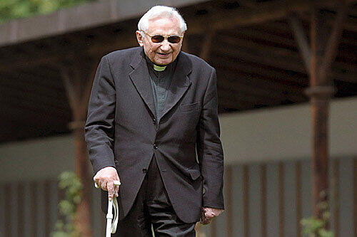 Georg Ratzinger, Bruder von Papst Benedikt, soll einen eigenen Parkplatz bekommen.Foto:dpa