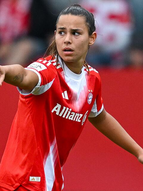 Schon wieder schwer am Knie verletzt: Nationalspielerin Lena Oberdorf. (Archivbild)