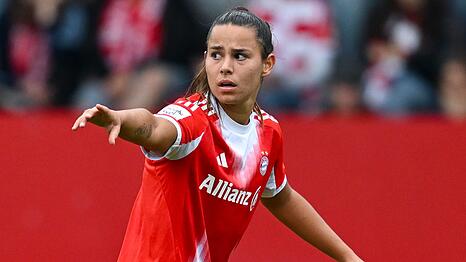 Schon wieder schwer am Knie verletzt: Nationalspielerin Lena Oberdorf. (Archivbild)