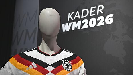 F&uuml;r viele Fans geh&ouml;rt das Trikot zum Turnier dazu. (Archivbild)