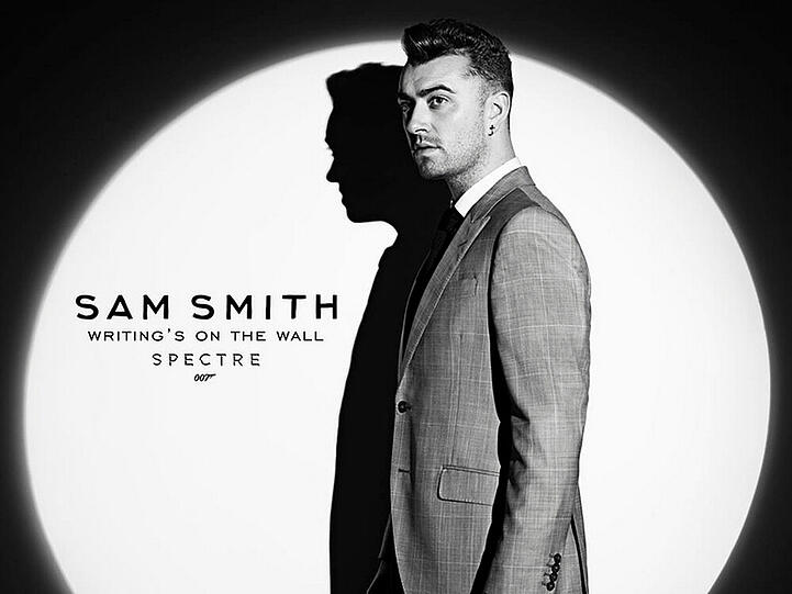 Sam Smith singt zwar "nur" den Titelsong, würde aber auch rein optisch eine gute Figur als Geheimagent abgeben