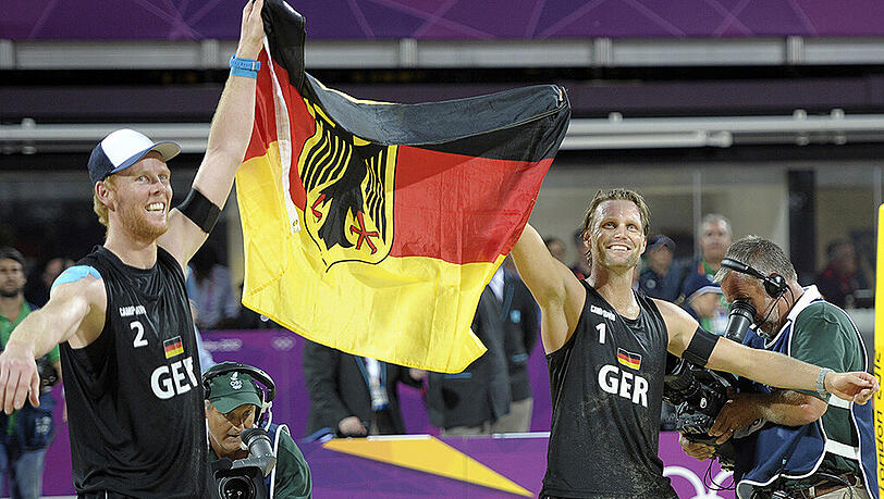 In London 2012 Olympiasieger: Die Beachvolleyballer Julius Brink (rechts) und Jonas Reckermann. In London 2012 Olympiasieger: Die Beachvolleyballer Julius Brink (rechts) und Jonas Reckermann.