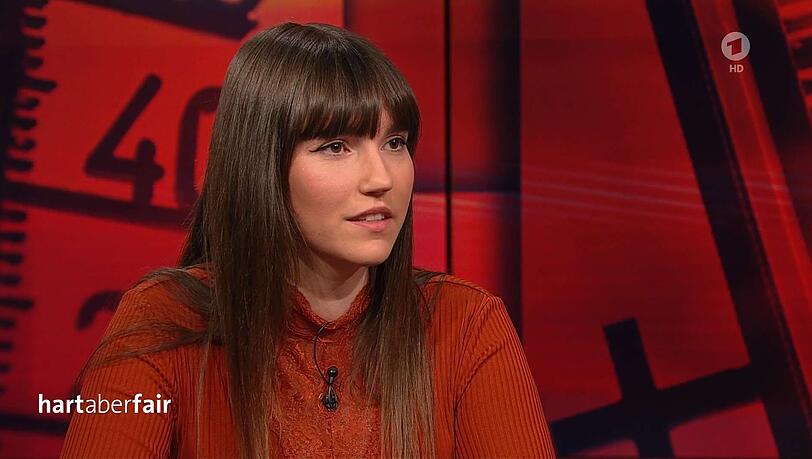 Carla Hinrichs von der "Letzten Generation" teilte gegen die aktuelle Ampelregierung, aber auch die zuvor verantwortliche Große Koalition aus. Carla Hinrichs von der "Letzten Generation" teilte gegen die aktuelle Ampelregierung, aber auch die zuvor verantwortliche Große Koalition aus.