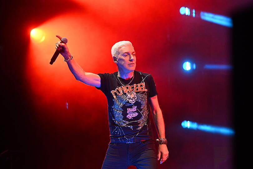 Die drei Jungs von Scooter zeigten auf der "Thirty, Rough and Dirty" Tour, dass ihr millionenfach verkaufter Party-Techno seit 30 Jahren zeitlos angesagt ist.