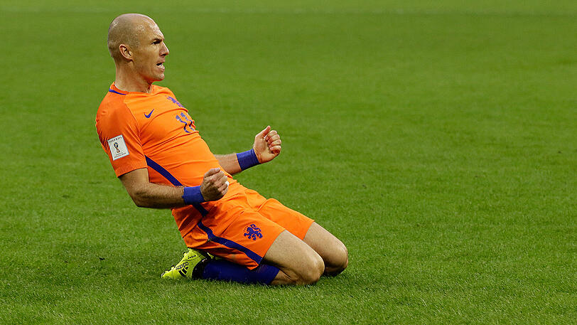 Jubelarie: Arjen Robben feiert sein Tor zum 2:0 gegen Bulgarien.