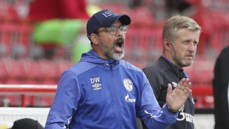 Konnte mit dem FC Schalke gegen Union Berlin nicht überzeugen: Trainer David Wagner gibt Anweisungen während des Spiels. Konnte mit dem FC Schalke gegen Union Berlin nicht überzeugen: Trainer David Wagner gibt Anweisungen während des Spiels.