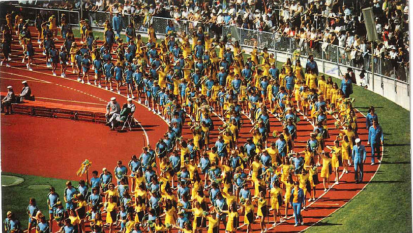 Die Münchner Schüler beim Einzug ins Stadion. Die Münchner Schüler beim Einzug ins Stadion.