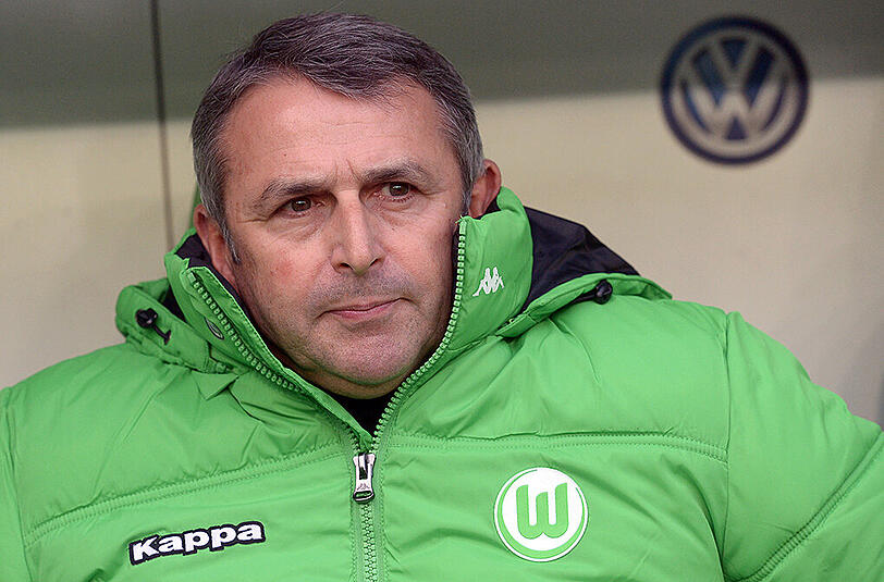Muss sich warm anziehen: VfL-Manager Klaus Allofs.