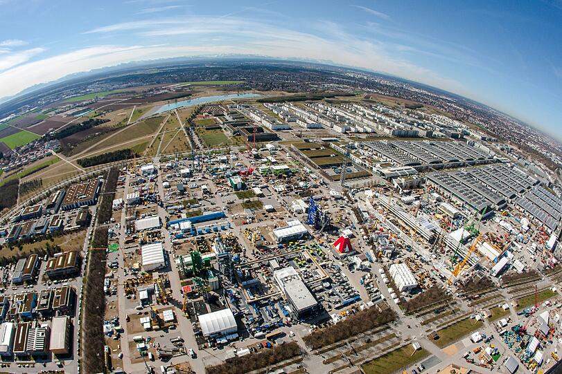 Die Dimensionen der Bauma sind riesig - sie ist die weltgrößte Messe für Baumaschinen.