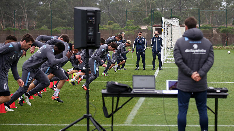 Die Löwen im Trainingslager in Troia: Nach einem Laufstufen-Test zum Start steht am Dreikönigstag wieder der Ball im Mittelpunkt des mehr oder weniger fröhlichen Treibens.