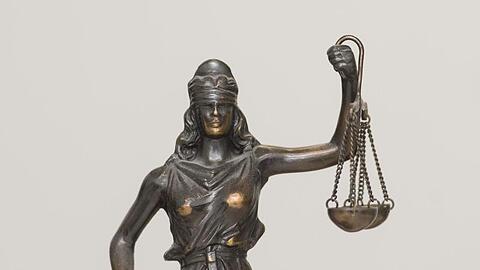 Eine Figur der Justitia.