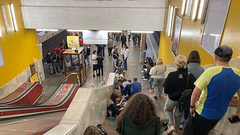 U-Bahn statt Schule: Bei Luftalarm f&auml;llt der Unterricht aus. (Archivbild)