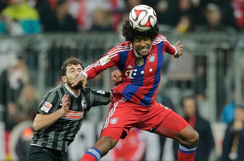 DANTE - NOTE 3 - Rückte für Boateng als linker Innenverteidiger ins Team. Probierte es mit einem Fernschuss aus 30 Metern (35.) und einem 40-Meter-Pass auf Müller (45.).
