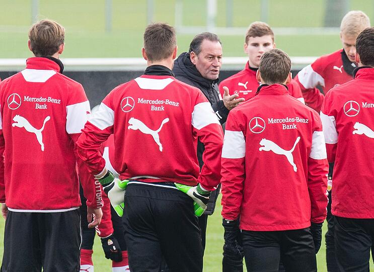 Unruhige Zeiten beim VfB Stuttgart: Ein Testspiel im Trainingslager steht unter Manipulationsverdacht