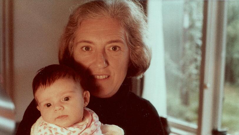 Eva und Enkelin. Eva und Enkelin.