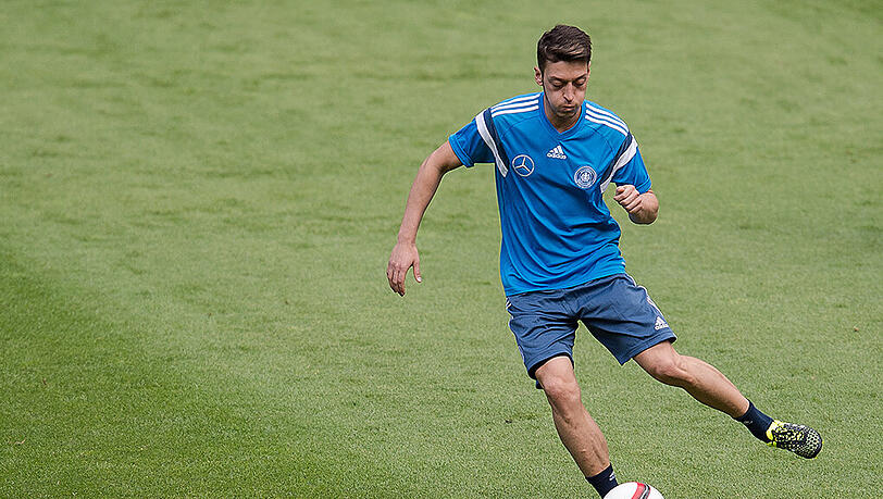 Im Moment angeschlagen: Mesut Özil. Im Moment angeschlagen: Mesut Özil.