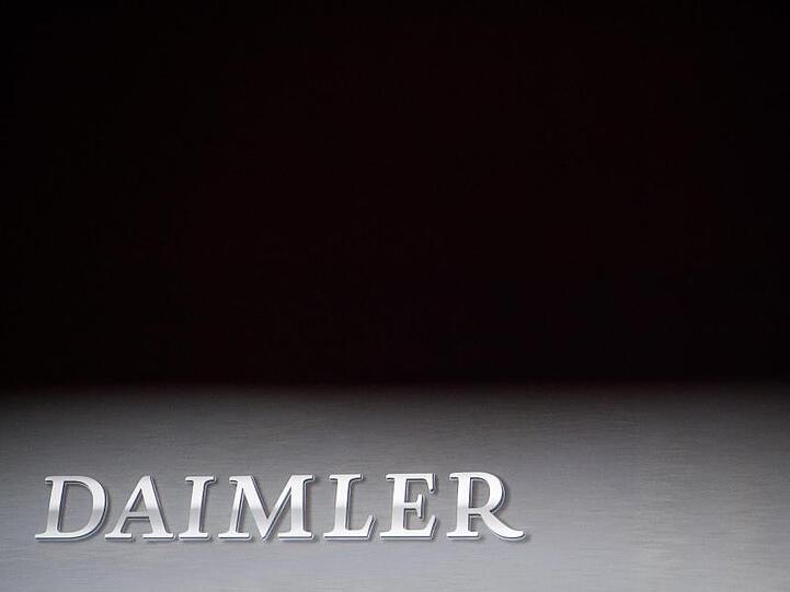 Daimler hatte 2019 einen operativen Gewinn von 4,3 Milliarden Euro erwirtschaftet - fast sieben Milliarden weniger als 2018.