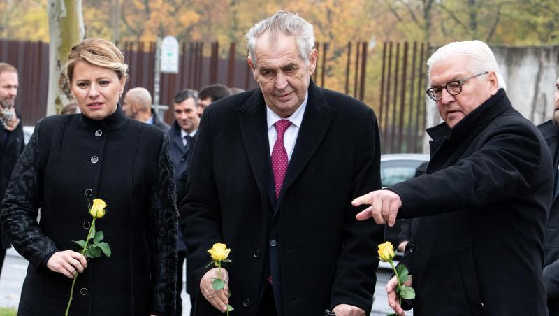 Bundespräsident Frank-Walter Steinmeier, Milos Zeman, Präsident von Tschechien, und Zuzana Caputova, Präsidentin der Slowakei, bei der Gedenkveranstaltung an der Bernauer Straße. Bundespräsident Frank-Walter Steinmeier, Milos Zeman, Präsident von Tschechien, und Zuzana Caputova, Präsidentin der Slowakei, bei der Gedenkveranstaltung an der Bernauer Straße.