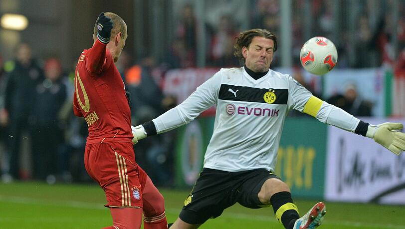Ein prägendes Duell beim Bundesliga-Knaller: Arjen Robben gegen Roman Weidenfeller. Ein prägendes Duell beim Bundesliga-Knaller: Arjen Robben gegen Roman Weidenfeller.