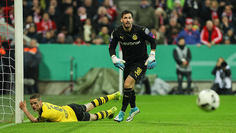 Für den Dortmunder Sven Bender war es das erste Pokalspiel in dieser Saison, seine spektakuläre Rettung nach dem Schuss des freistehenden Bayern-Profis Arjen Robben gehörte zu den meistdiskutierten Situationen der Partie.