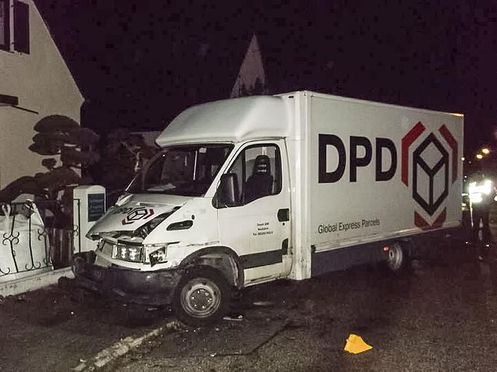 Ein 27-Jähriger flüchtete in Laim vor der Polizei und demolierte 20 Autos.