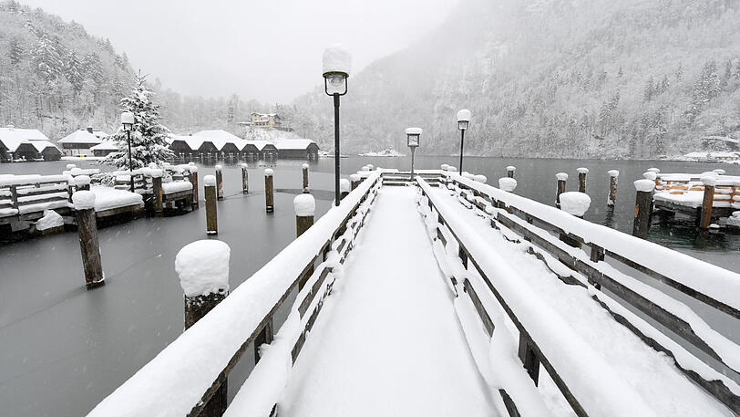 Still liegt er da, der winterliche Königssee.