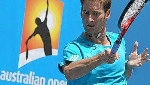 Prima Vorstellung bisher in Melbourne: Florian Mayer. Prima Vorstellung bisher in Melbourne: Florian Mayer.