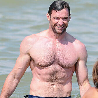 Hugh Jackman (43), Schauspieler, hat bei Interviews bisweilen
Mitleid mit den Reportern. &bdquo;Bei manchen Fragen höre ich heraus, dass
Journalisten sie nicht ganz freiwillig stellen, sondern weil der
Chefredakteur ihnen eingetrichtert hat: 'Diese Fragen stellst du
ihm!'&ldquo;, sagte der studierte Journalist dem Nachrichtenmagazin
&bdquo;Focus&ldquo;. &bdquo;Manche Schauspieler sagen dann halt: 'Kein Kommentar!'&ldquo; Er
versuche aber, eine Antwort zu geben. &bdquo;Denn ich weiß: Im
Journalismus ist es wie bei der Schauspielerei. Draußen warten 100
andere auf deinen Job!&ldquo; Jackmans neuer Film &bdquo;Real Steel&ldquo; kommt am 3.
November in die Kinos. (dapd)