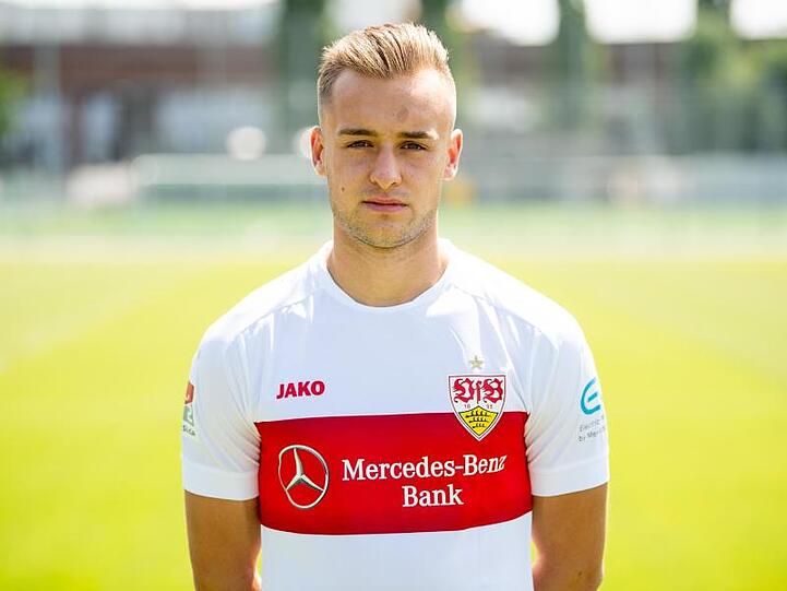 Die Würzburger Kickers haben Mittelfeldspieler David Kopacz vom VfB Stuttgart verpflichtet. Foto: Fabian Sommer/dpa/Archivbild