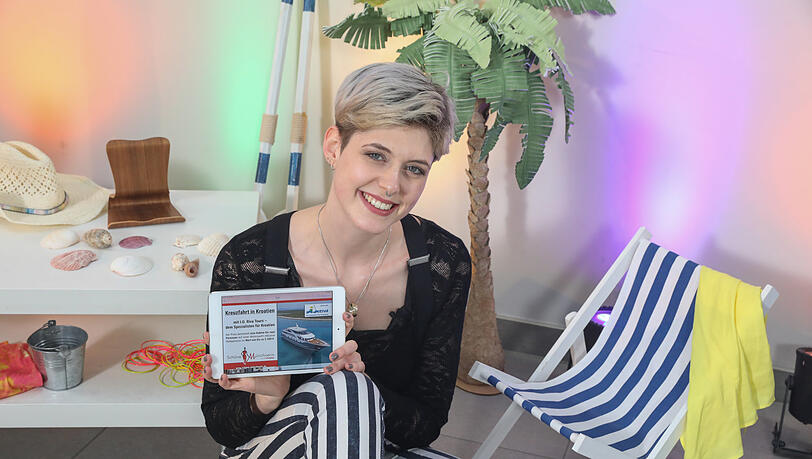 Auch Lisa Schmid (21) schafft es aufs Treppchen: Als Drittplatzierte gewinnt sie eine Reise nach Kroatien. Der Spezialtouristik-Anbieter I.D. Riva Tours lädt sie mit Begleitung auf eine seiner schönsten Yachten ein. Auch Lisa Schmid (21) schafft es aufs Treppchen: Als Drittplatzierte gewinnt sie eine Reise nach Kroatien. Der Spezialtouristik-Anbieter I.D. Riva Tours lädt sie mit Begleitung auf eine seiner schönsten Yachten ein.