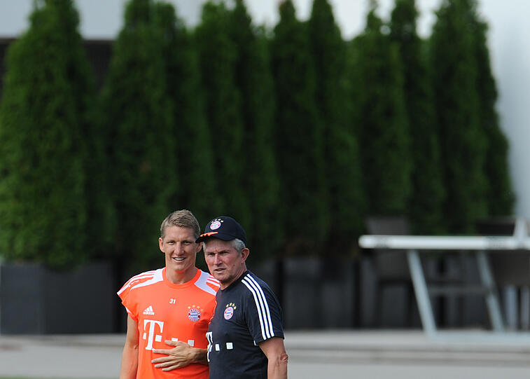 Wann kommt Martinez? Kommt er überhaupt? Die Gerüchte lassen die Bayern-Spieler kalt. Jetzt ist erstmal Training in der Sommer-Hitze angesagt. Die aktuellen Bilder von der Säbener.