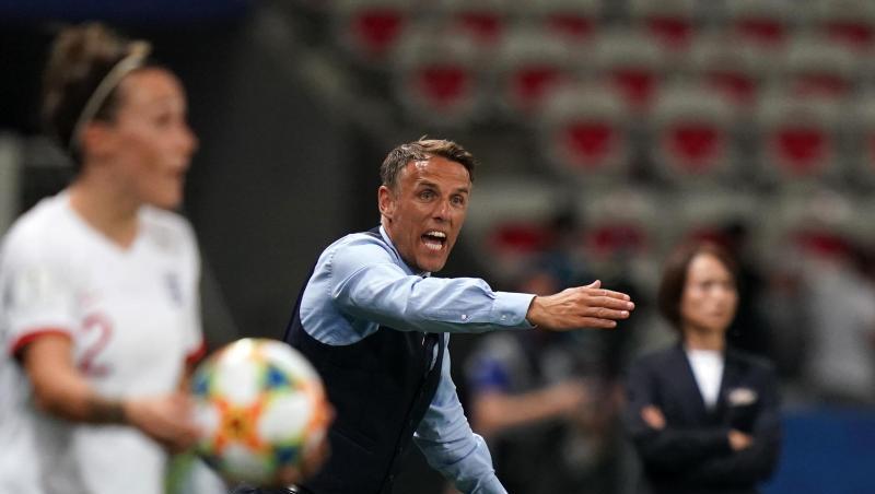 Trainer Phil Neville will mit den englischen Fußball-Frauen ins WM-Finale. Trainer Phil Neville will mit den englischen Fußball-Frauen ins WM-Finale.