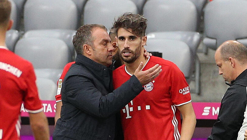 Fünf Titel im Jahr 2020: Martínez und Trainer Hansi Flick (l.). Fünf Titel im Jahr 2020: Martínez und Trainer Hansi Flick (l.).