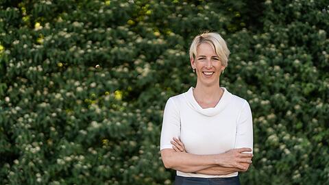 Die Diplombetriebswirtin und Bankkauffrau Katrin Habenschaden wurde 2014 in den Stadtrat gewählt. Von 2017 bis 2020 war sie Vorsitzende der Fraktion Grüne - Rosa Liste, seit 2020 ist sie zweite Bürgermeisterin und Vorsitzende des Aufsichtsrats der städtischen Gasteig GmbH.