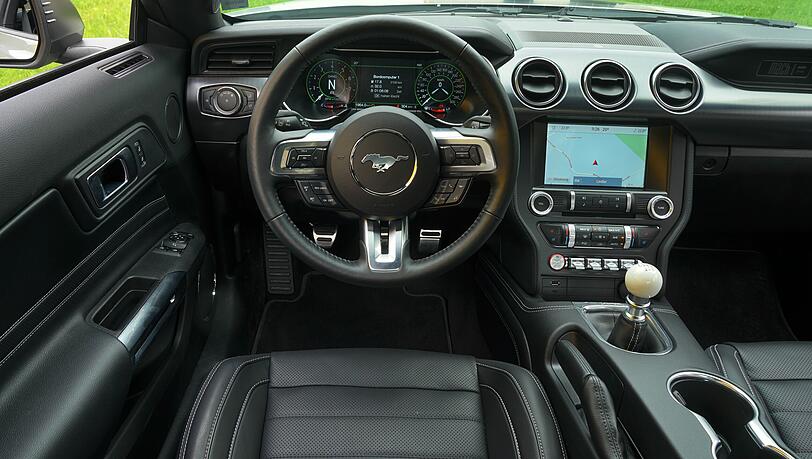 Old School: das Cockpit des Ober-Mustang Mach 1. Old School: das Cockpit des Ober-Mustang Mach 1.