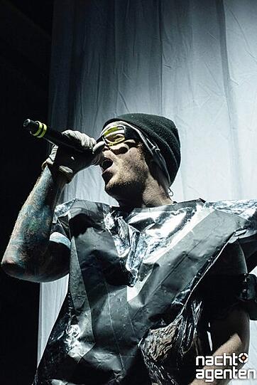 Hip-Hop a la Deichkind. Bilder von der fulminanten Show am 23.11 im Zenith in München.