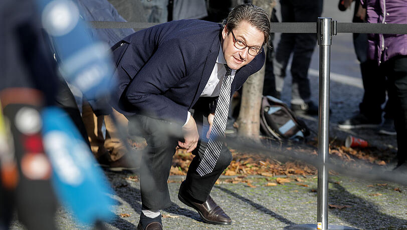 Schwere Tage: CSU-Generalsekretär Andreas Scheuer bei Gesprächen in der CDU-Zentrale. Schwere Tage: CSU-Generalsekretär Andreas Scheuer bei Gesprächen in der CDU-Zentrale.