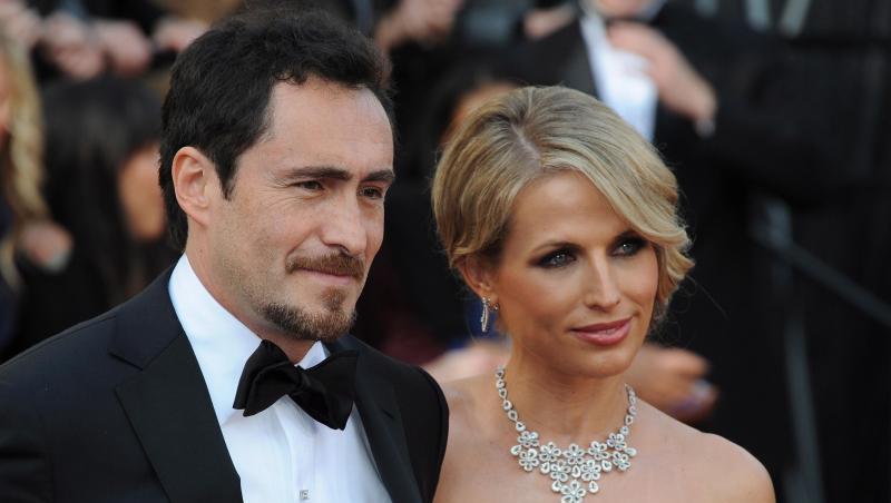 Demián Bichir trauert um seine Frau Stefanie Sherk. Demián Bichir trauert um seine Frau Stefanie Sherk.