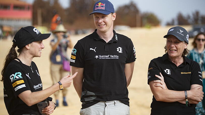 Jutta Kleinschmidt (r.) mit Molly Taylor und Johan Kristoffersson.