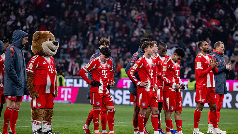 Entt&auml;uscht: Die Bayern-Profis nach der Niederlage.