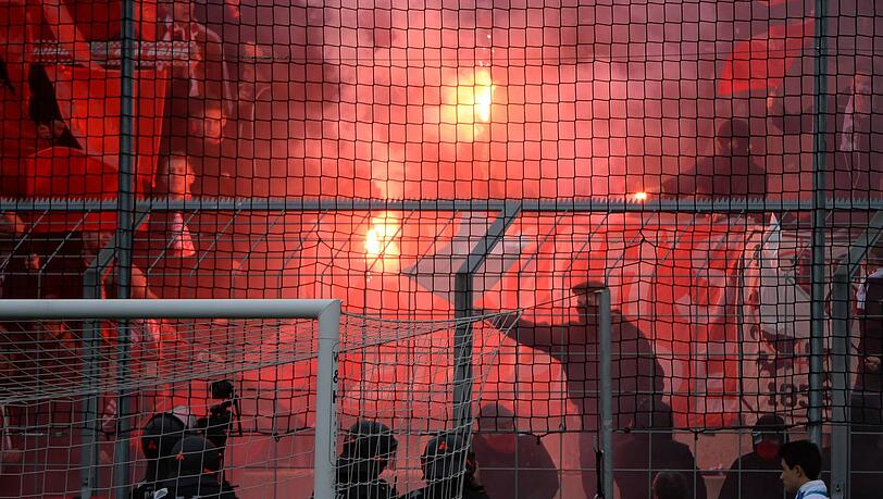 Die Fans des FC Bayern und des TSV 1860 verhielten sich am Samstag laut Bundespolizei vorbildlich.