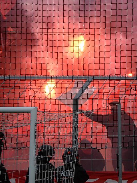 Die Fans des FC Bayern und des TSV 1860 verhielten sich am Samstag laut Bundespolizei vorbildlich.