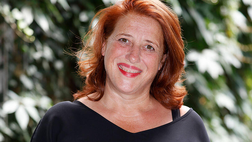 Luise Kinseher unterst&uuml;tzt den Verein Do Better (fr&uuml;her Zeltschule) mit einem Auftritt bei der Benefizgala am 5. Mai in M&uuml;nchen.