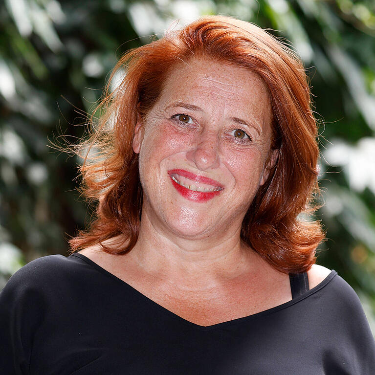 Luise Kinseher unterst&uuml;tzt den Verein Do Better (fr&uuml;her Zeltschule) mit einem Auftritt bei der Benefizgala am 5. Mai in M&uuml;nchen.