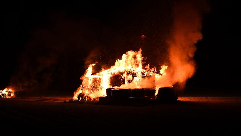 Bei dem Scheunenbrand in Grabenstätt wurde zum Glück niemand verletzt. Bei dem Scheunenbrand in Grabenstätt wurde zum Glück niemand verletzt.