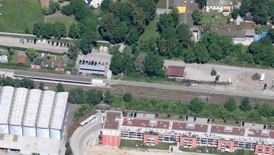 Der S-Bahnhof Aubing aus der Vogelperspektive. Der S-Bahnhof Aubing aus der Vogelperspektive.