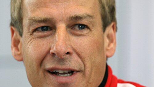 Er will die Fan-Kultur im deutschen Fußball verändern. Stars zum Anfassen wird es unter Jürgen Klinsmann bei Bayern nicht mehr geben. Er will die Fan-Kultur im deutschen Fußball verändern. Stars zum Anfassen wird es unter Jürgen Klinsmann bei Bayern nicht mehr geben.