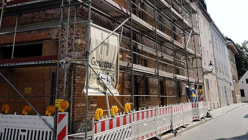 Um dieses Gebäude in der Wagnerstraße entbrannte ein jahrelanger Streit. Nun wird es kernsaniert.