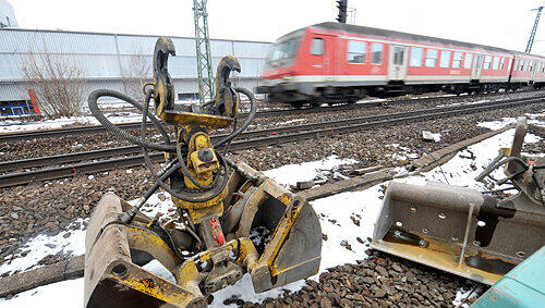 Seit Mittwochabend fahren zwischen Nürnberg und Fürth keine Regionalbahnen mehr. Pendler müssen die U-Bahn nehmen.