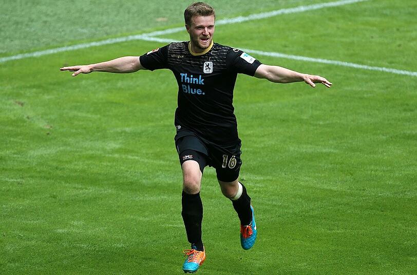 Stephan Hain bejubelt seinen 2:1-Siegtreffer gegen den VfL Bochum.